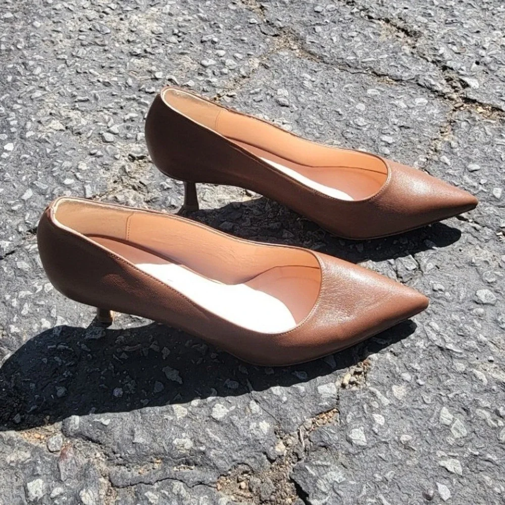 Kahmune London Tan Leather Pointed Toe Kitten Heel Pumps Made in Italy Size 9